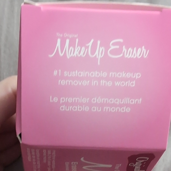 Original Pink Makeup Eraser - Picture 4 of 7
